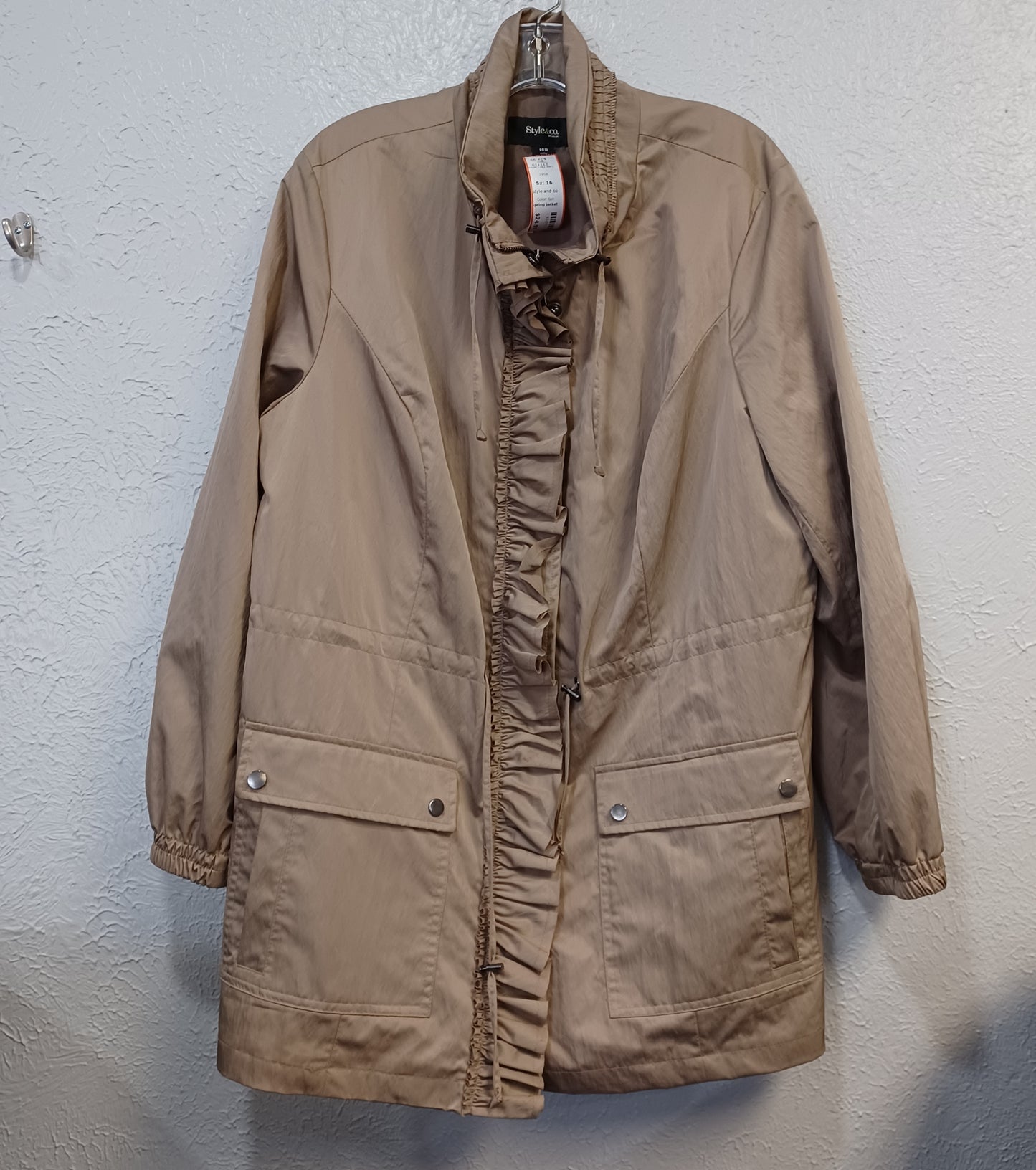 (16) Style and Co