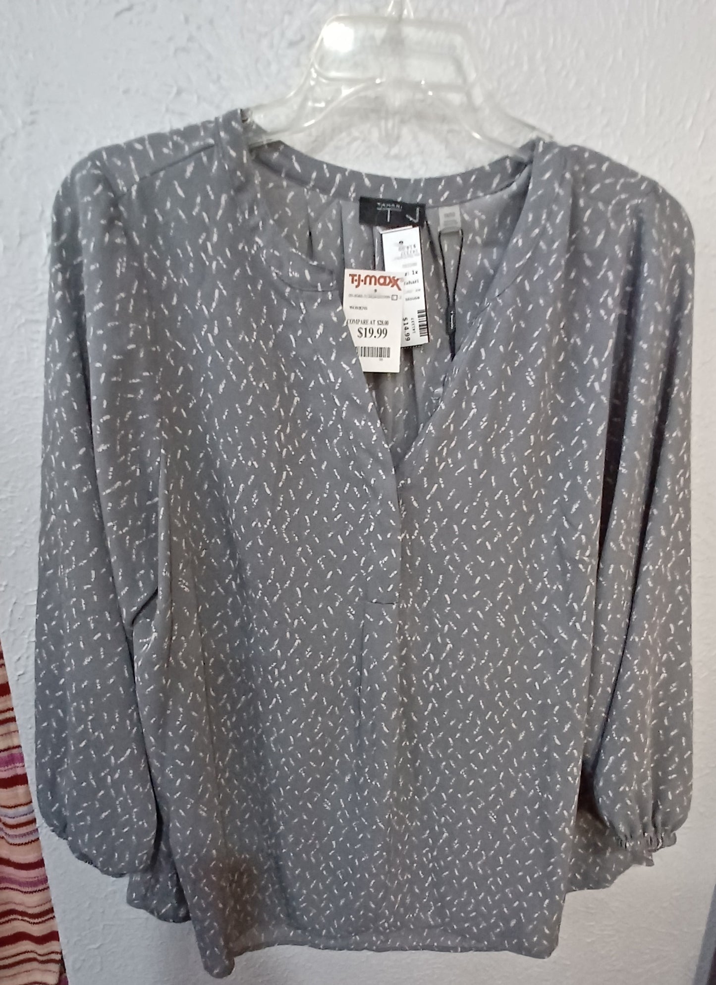 (1x) Tahari