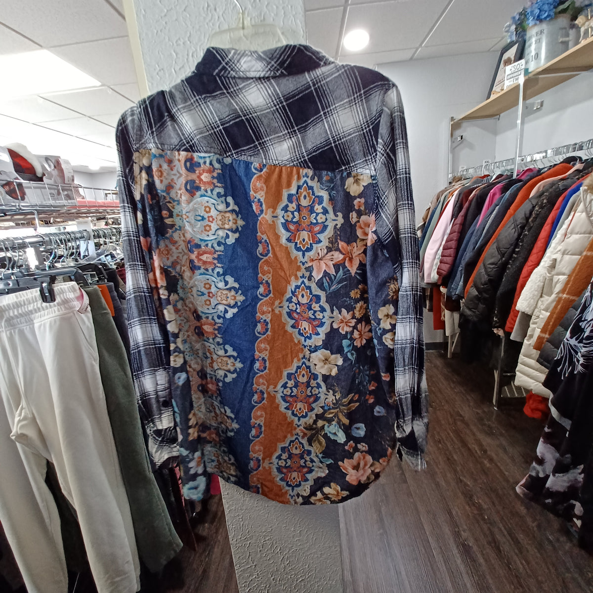 (XL) Tolani Collection