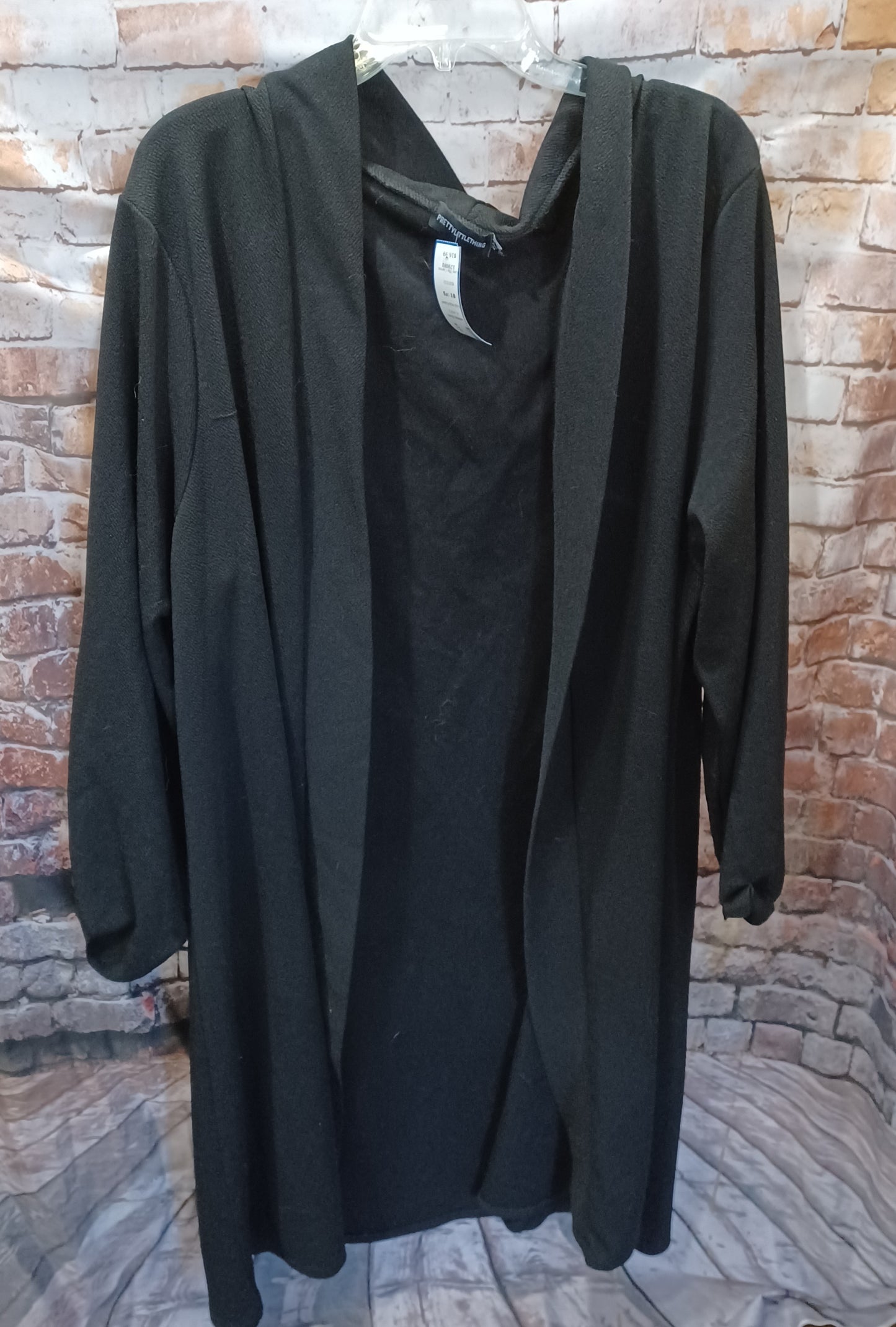 (18) Pretty Little Thing