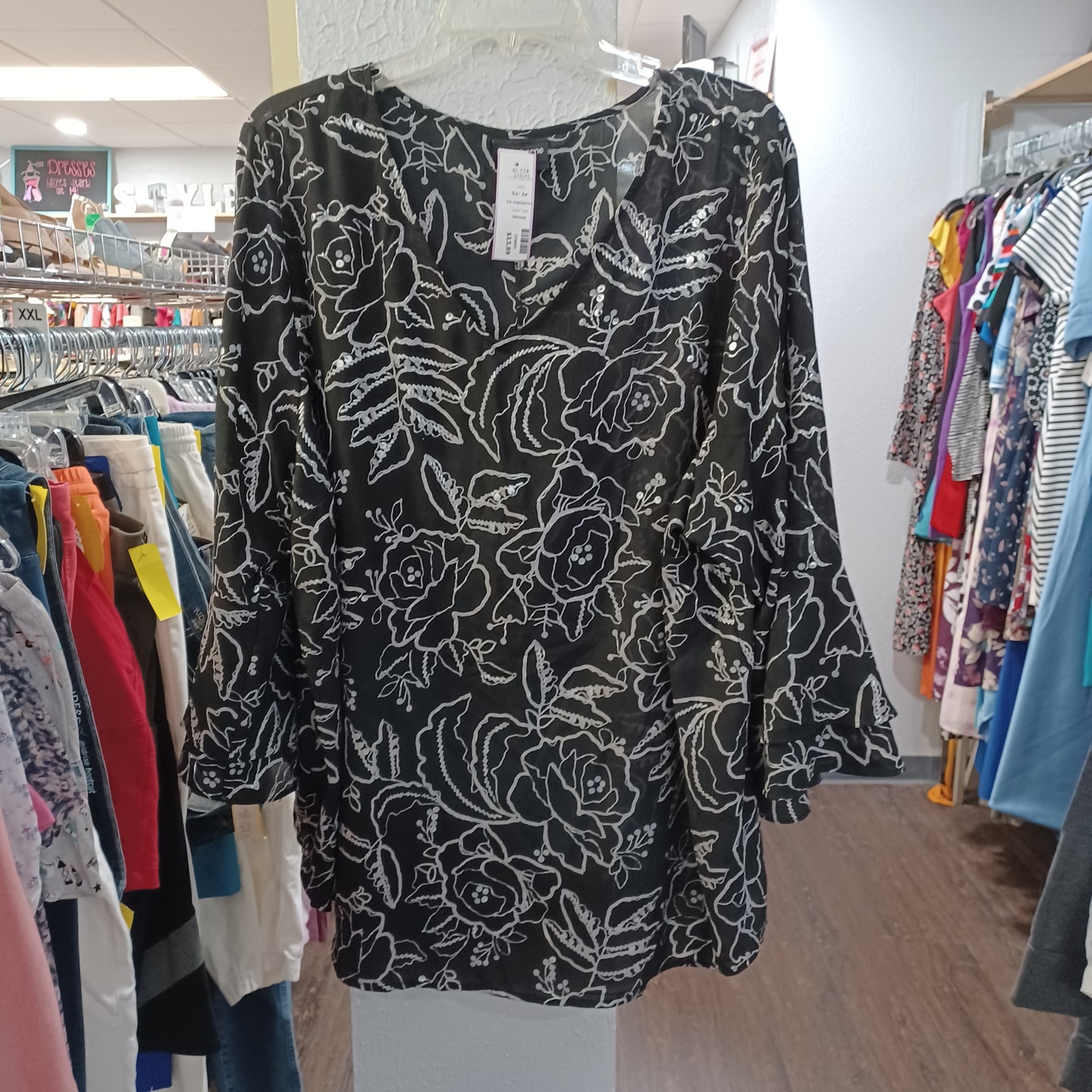 (3x) Liz Claiborne