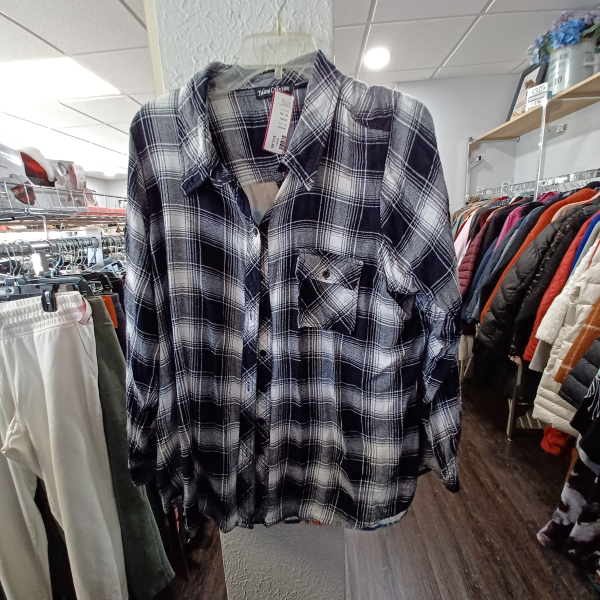 (XL) Tolani Collection