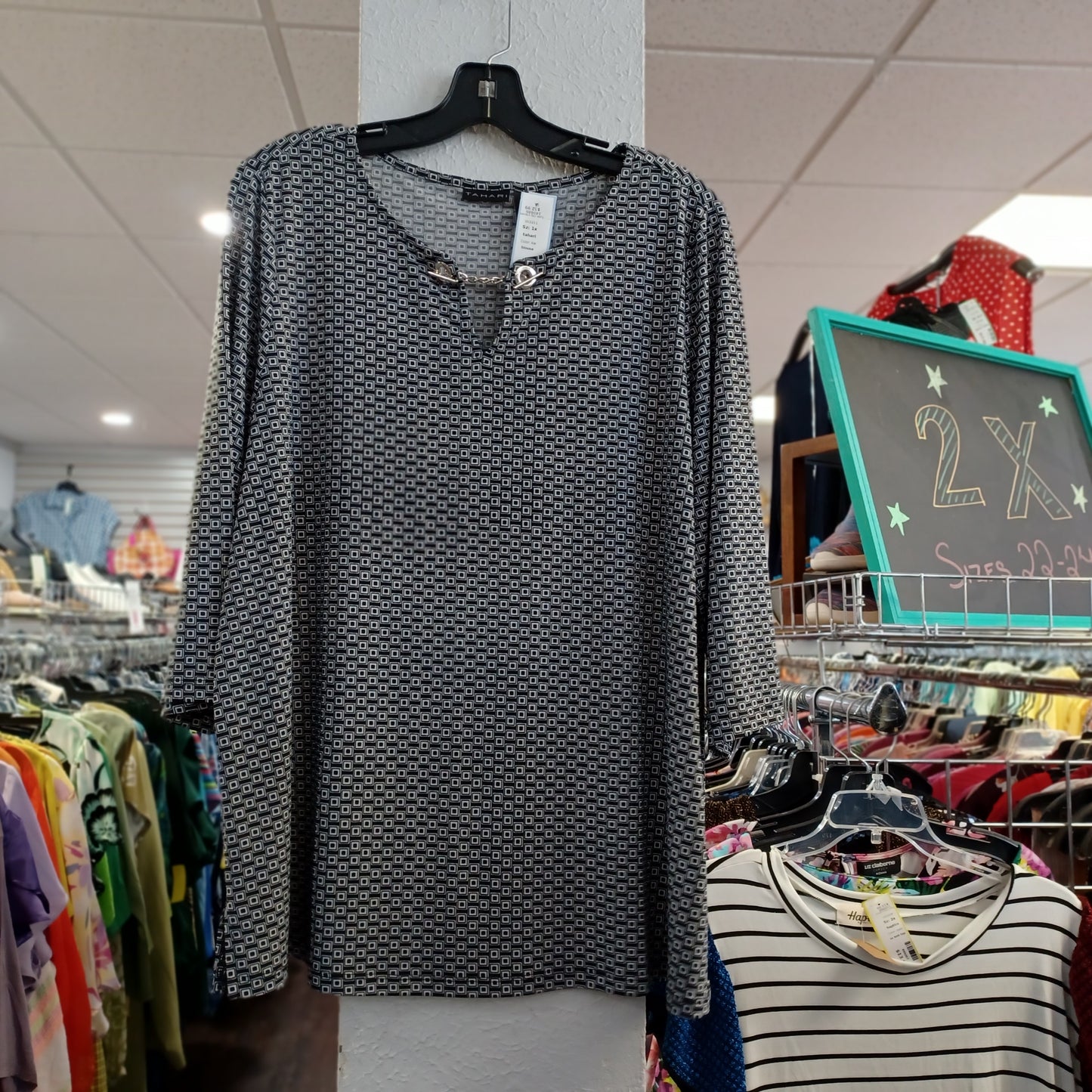 (1x)Tahari
