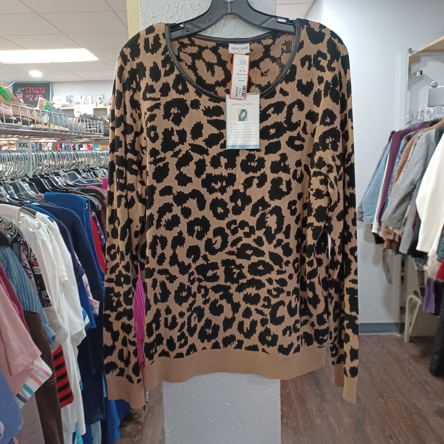 (XL) Jaclyn Smith