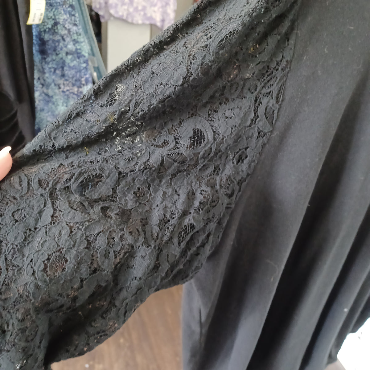 (3) Torrid