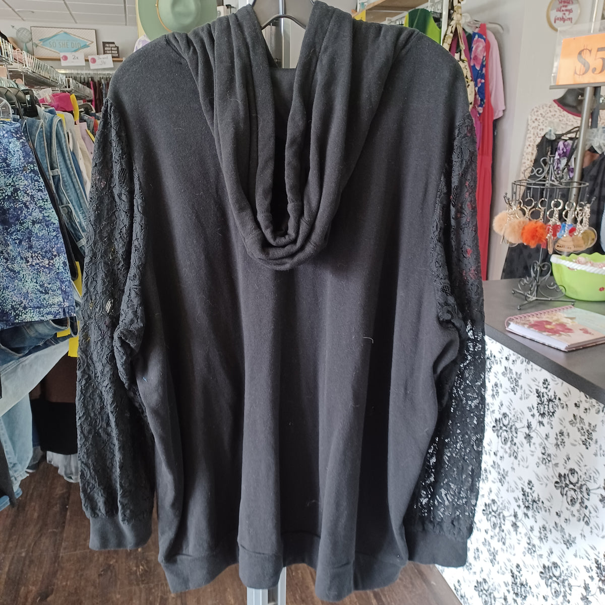 (3) Torrid