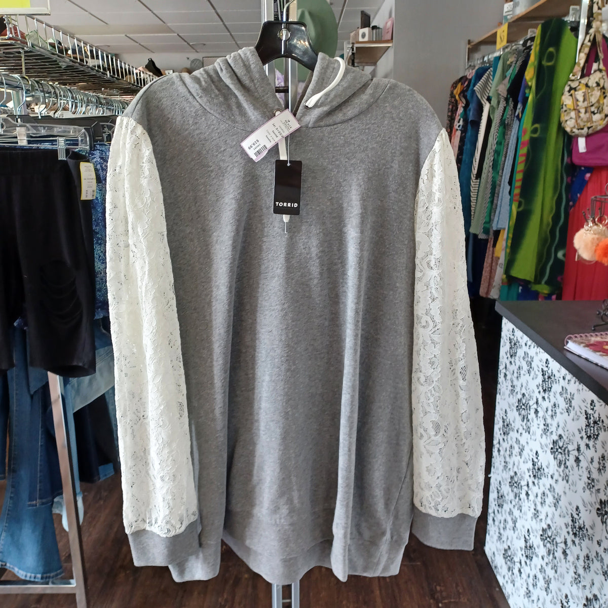 (3) Torrid