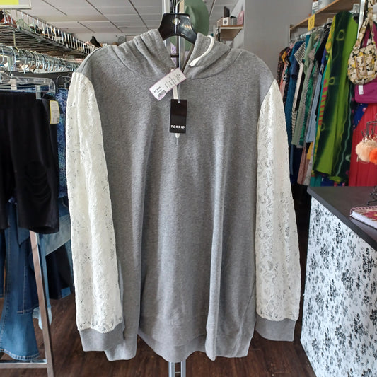 (3) Torrid