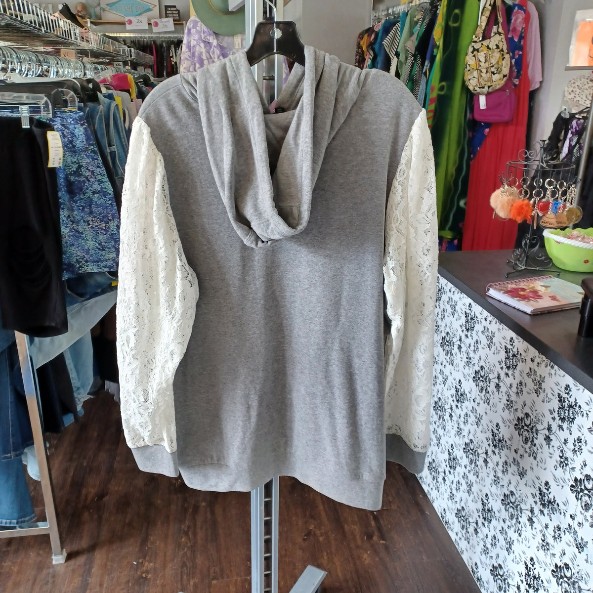 (3) Torrid