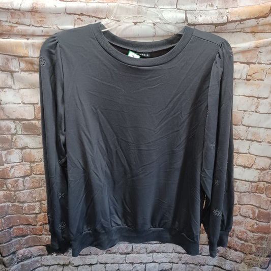 (2) Torrid