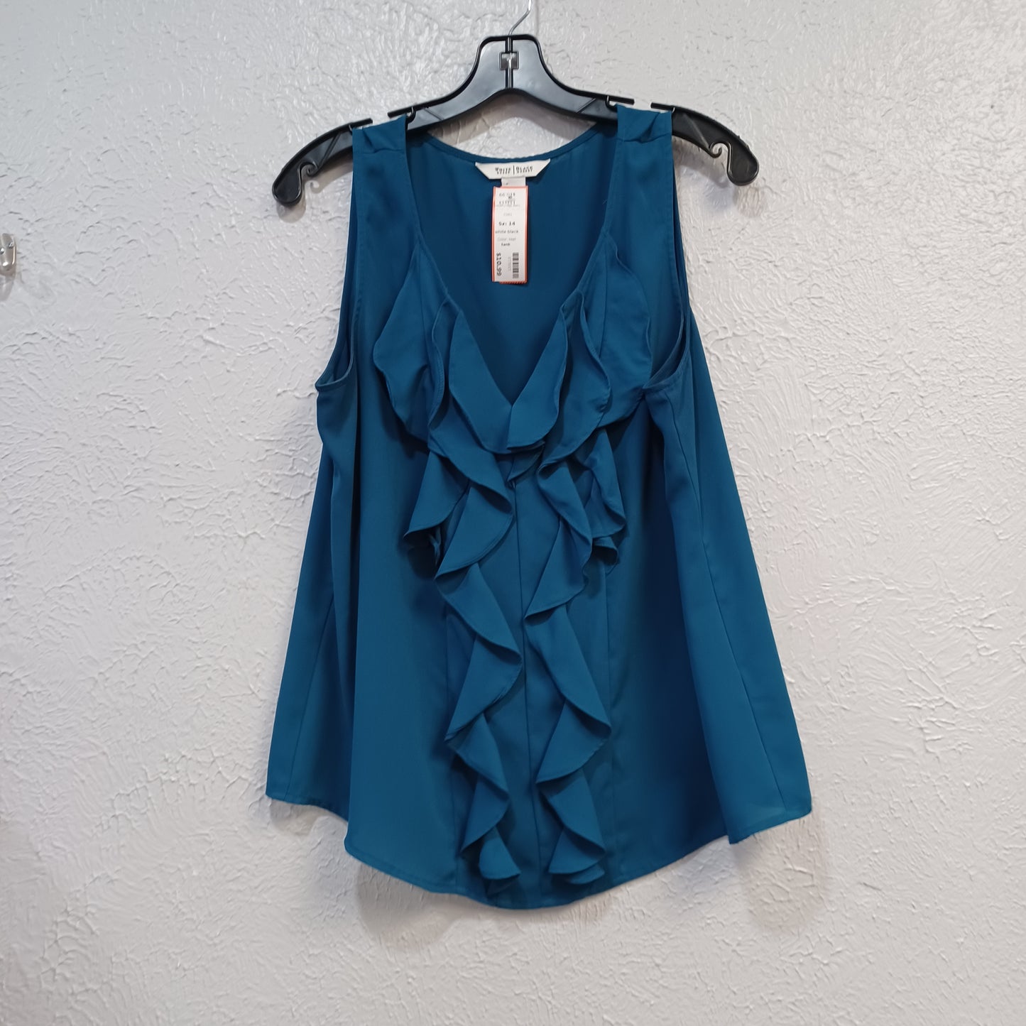 (14) White House Black Market