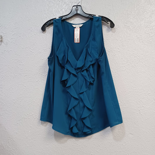 (14) White House Black Market